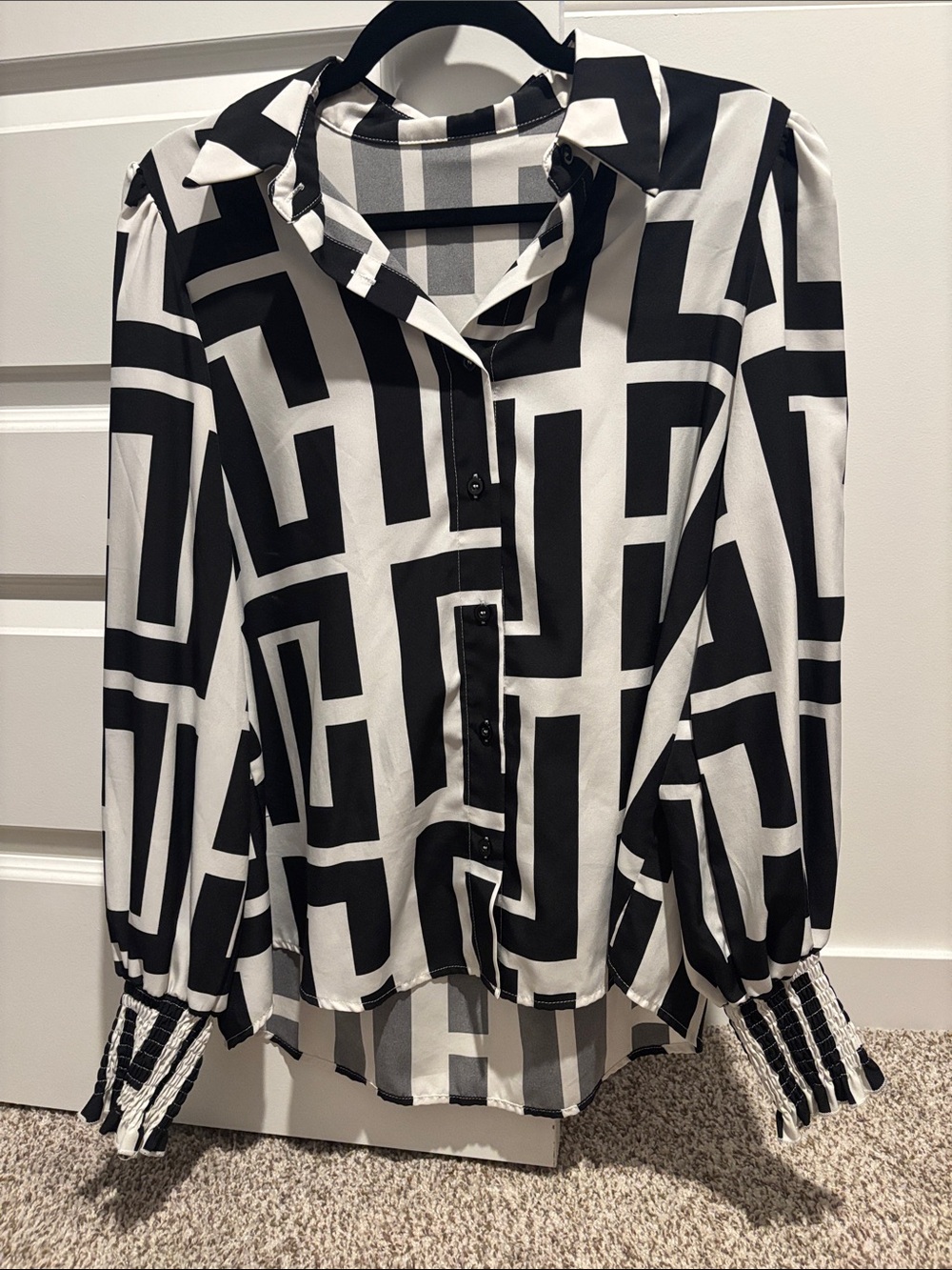 Black & White Geometric Button-Front Women's Blouse